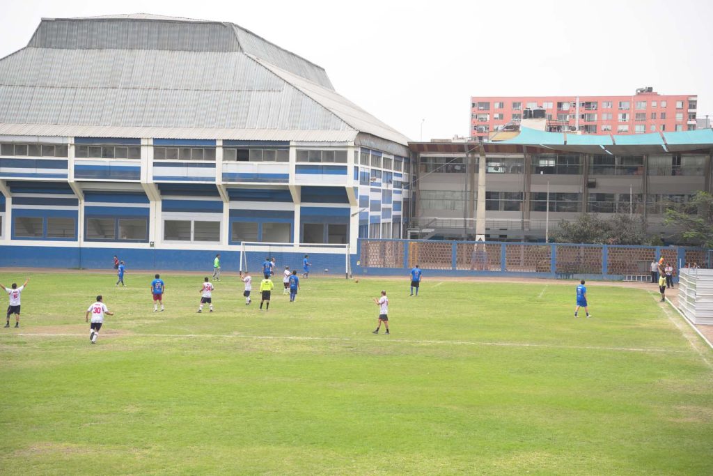 Campeonato de fútbol de padres de familia de 5.º de secundaria