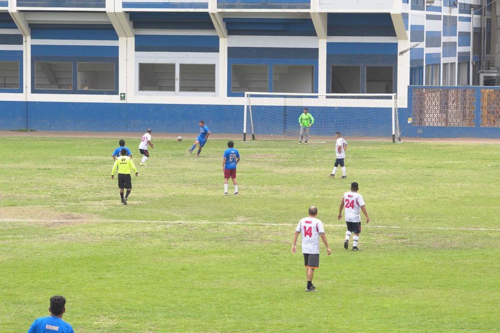 Campeonato de fútbol de padres de familia de 5.º de secundaria