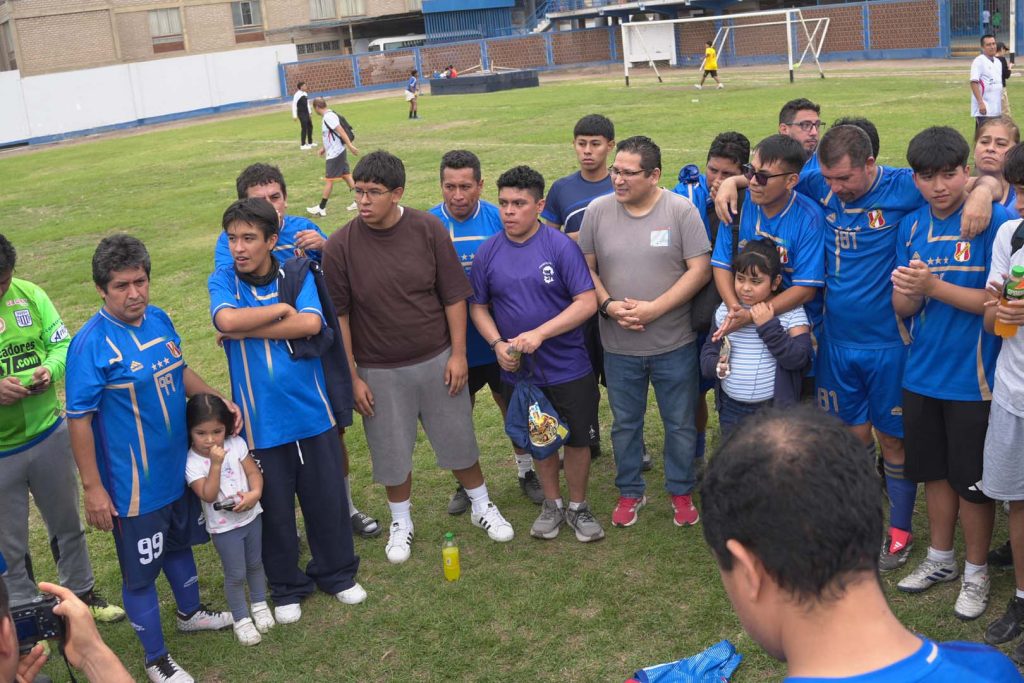Campeonato de fútbol de padres de familia de 5.º de secundaria