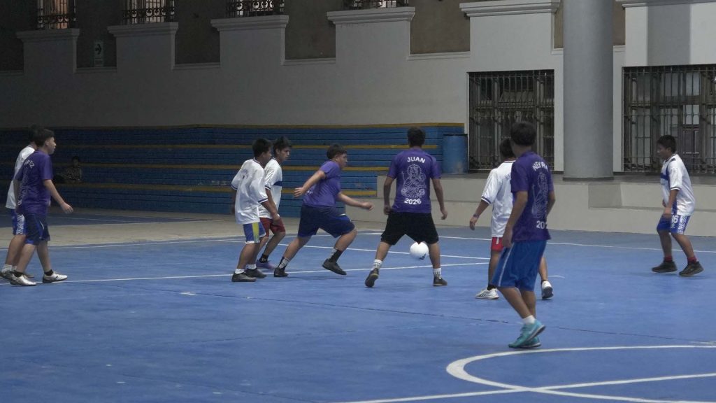 Fútbol de confraternización: 5.º de secundaria, CEBA y San Francisco de Sales