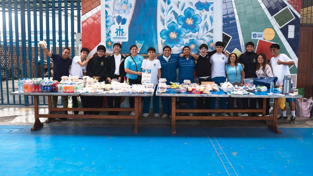Estudiantes de 3.º de secundaria del Colegio Salesiano San Francisco de Sales lideran jornada de solidaridad y compromiso misionero
