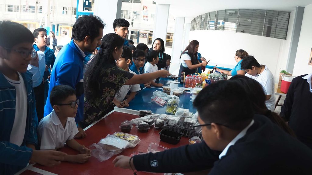 Estudiantes de 3.º de secundaria del Colegio Salesiano San Francisco de Sales lideran jornada de solidaridad y compromiso misionero