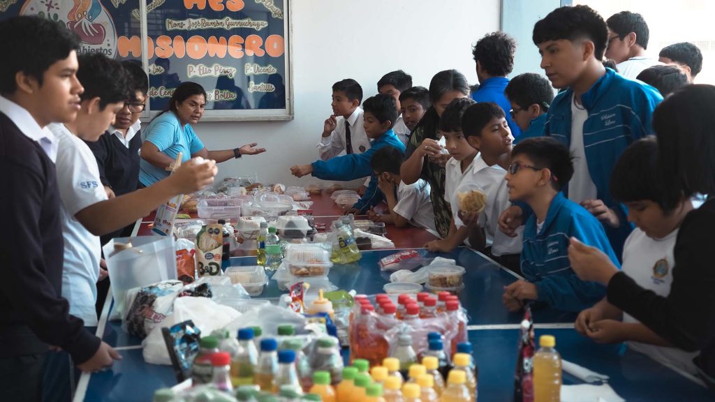 Estudiantes de 3.º de secundaria del Colegio Salesiano San Francisco de Sales lideran jornada de solidaridad y compromiso misionero