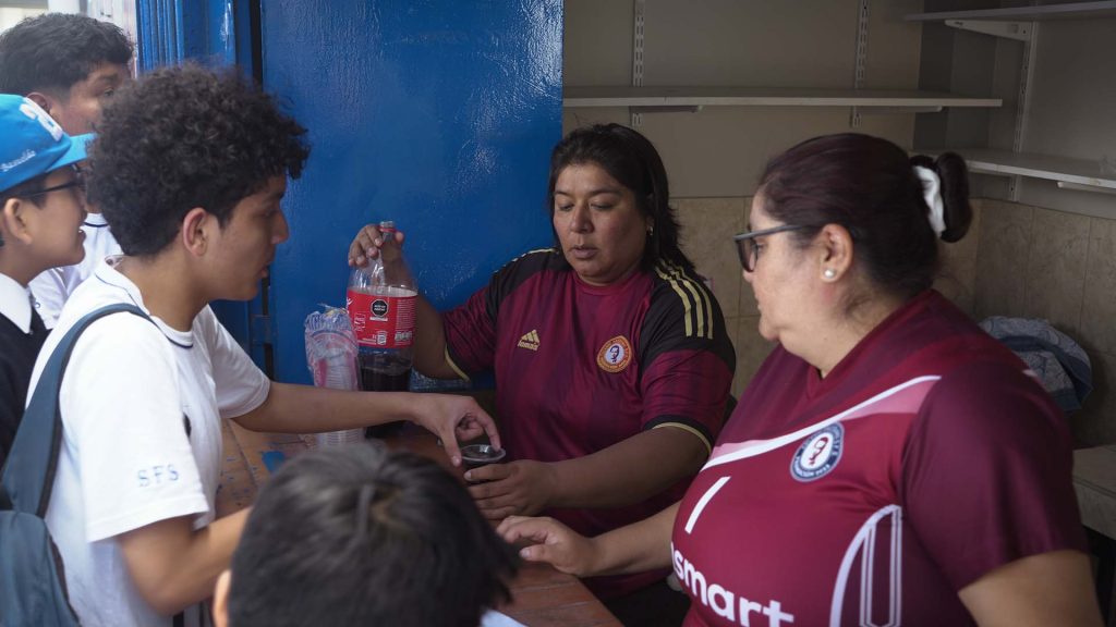 Estudiantes de 4.º de primaria del Colegio Salesiano San Francisco de Sales promueven el valor de la solidaridad en su venta misionera