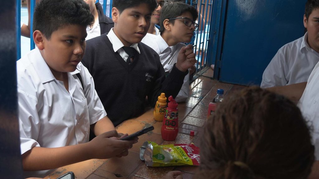 Estudiantes de 4.º de secundaria del Colegio Salesiano San Francisco de Sales reafirman su compromiso social a través de una venta misionera