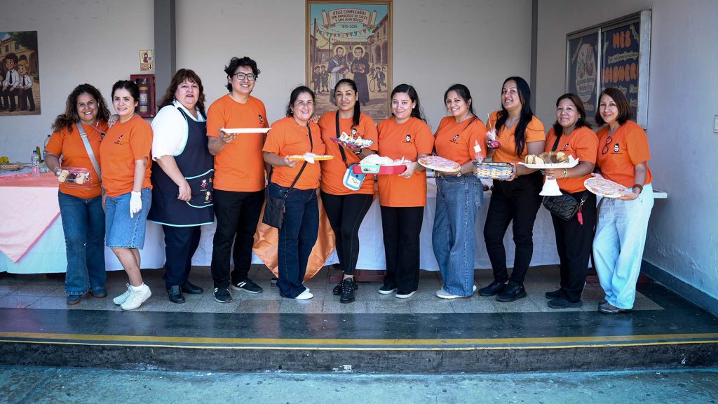 Estudiantes de 3.º de primaria del Colegio Salesiano San Francisco de Sales llenan de alegría y solidaridad el colegio en su Venta Misionera