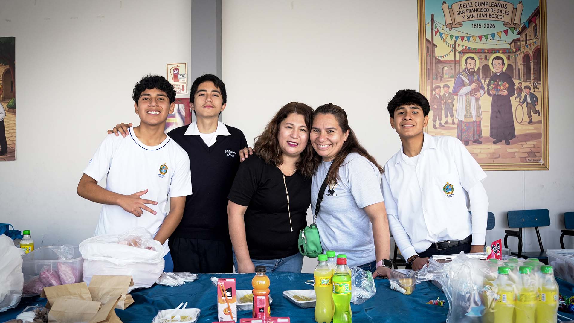Estudiantes de 4.º de secundaria del Colegio Salesiano San Francisco de Sales reafirman su compromiso social a través de una venta misionera