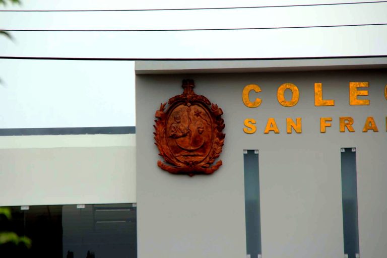 Escudo del colegio